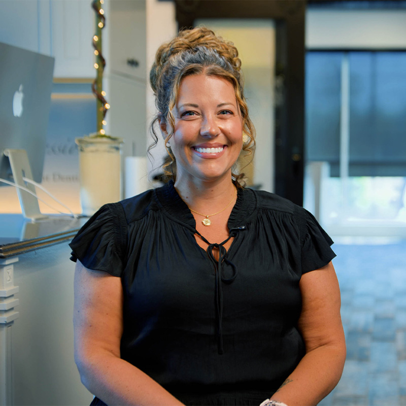 Lexington Kentucky Cosmetic Dentist | Hamburg Expressions | Dr Jenny Miller DMD